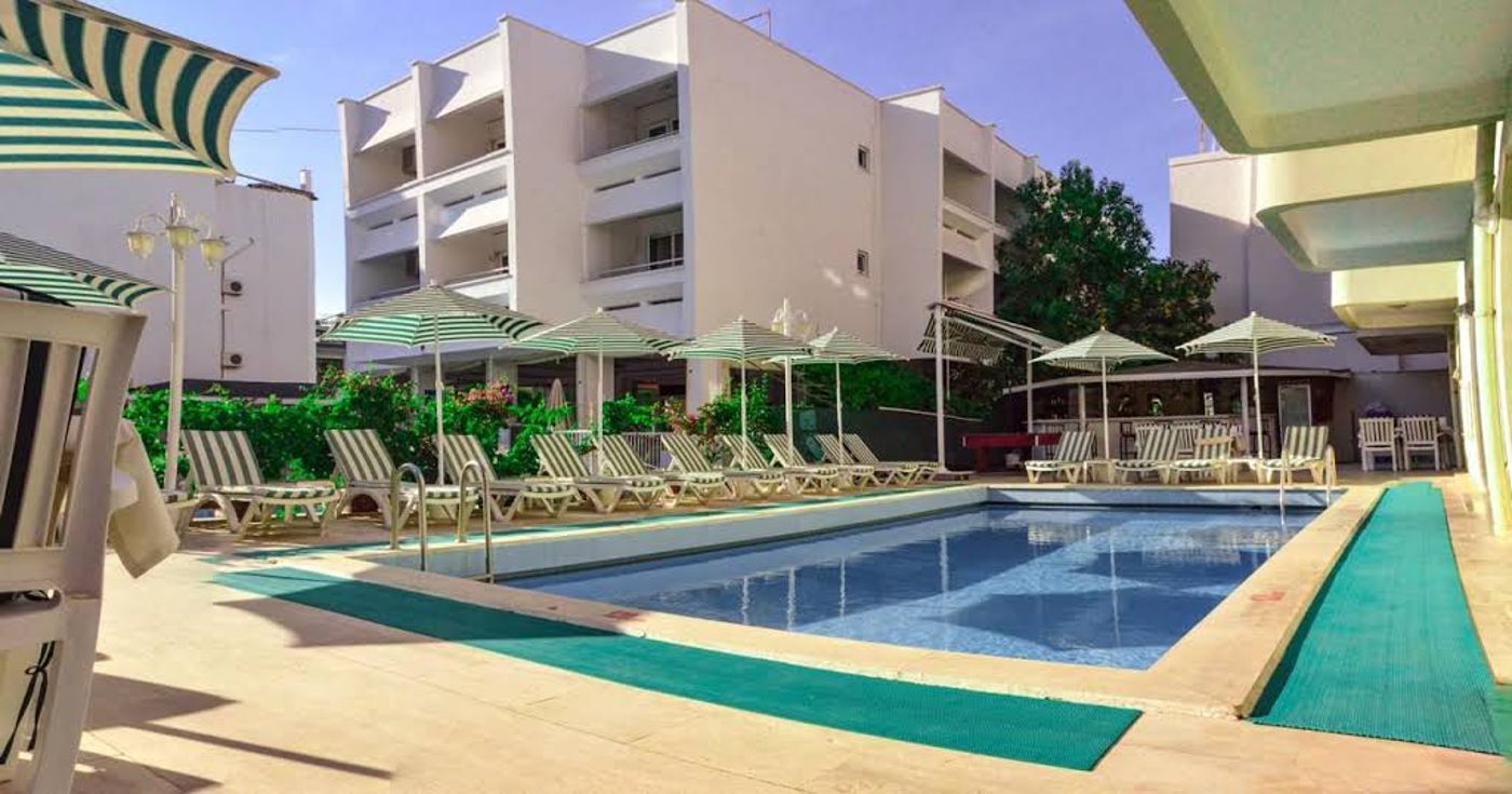 Green-Palm-Hotel-Pool-1