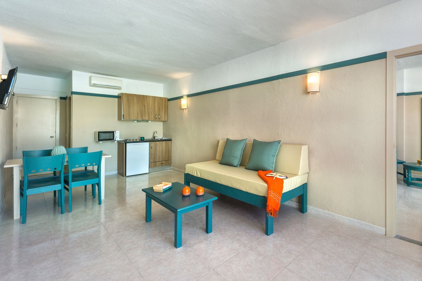 Club-Maritim-Room-27