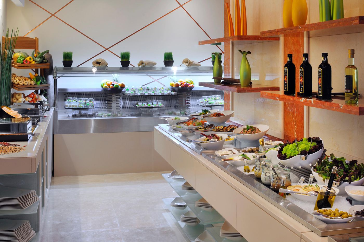 Movenpick-Hotel-Jumeirah-Lakes-Towers-Restaurant-18