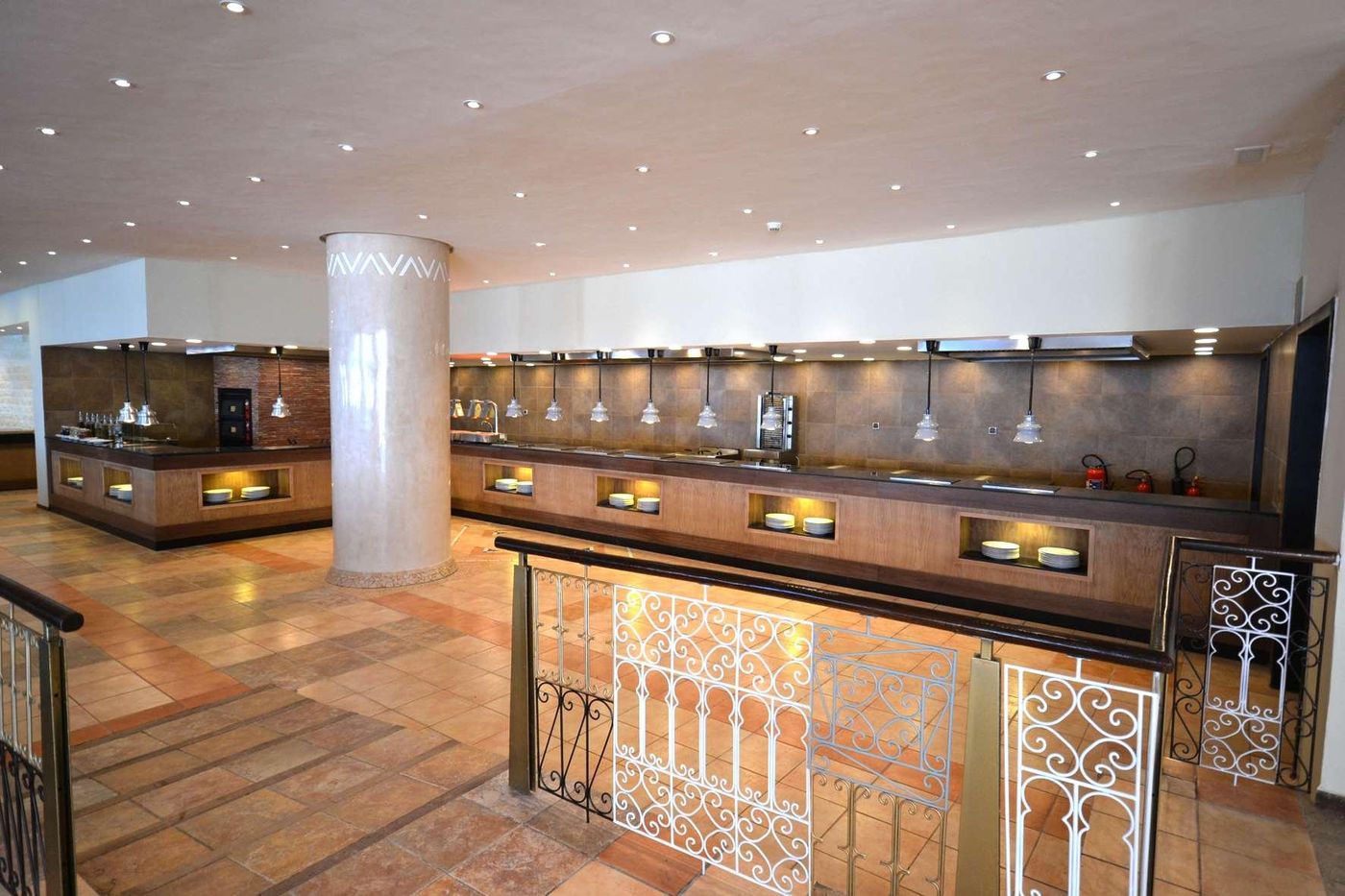 Atlas-Amadil-Beach-Aqua-Sun-Room-61