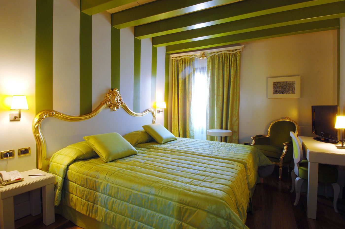 Hotel-Ca--Zusto-Venezia-Room-1