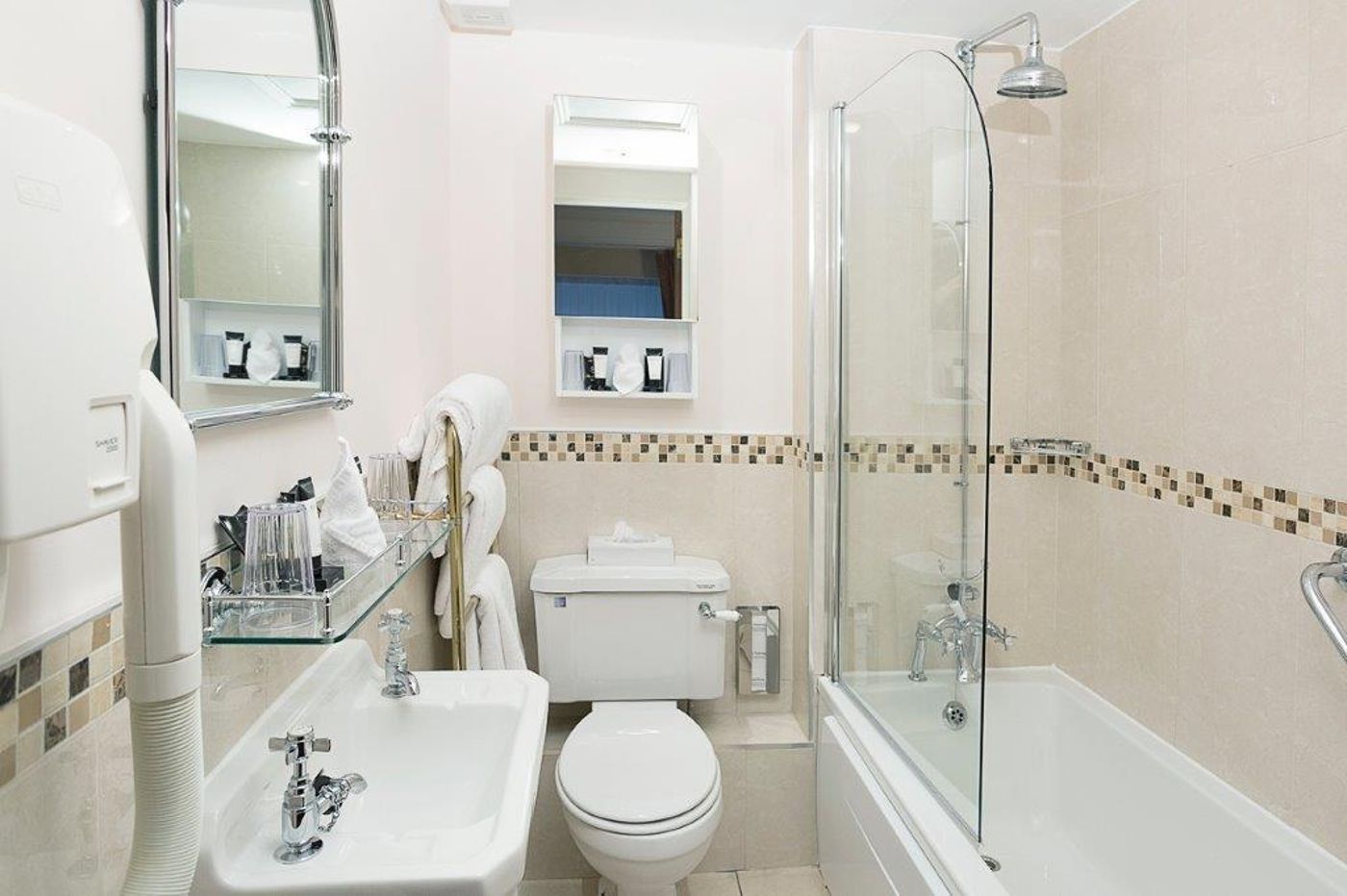 Wynn' s-Ireland-DUBLIN-Room-6