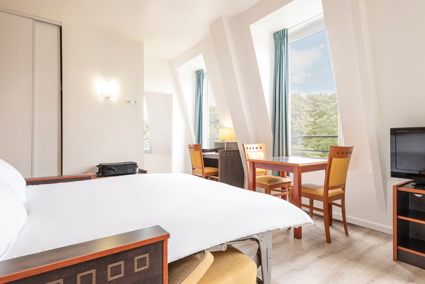 Aparthotel-Adagio-access-Paris-Philippe-Auguste-Room-10