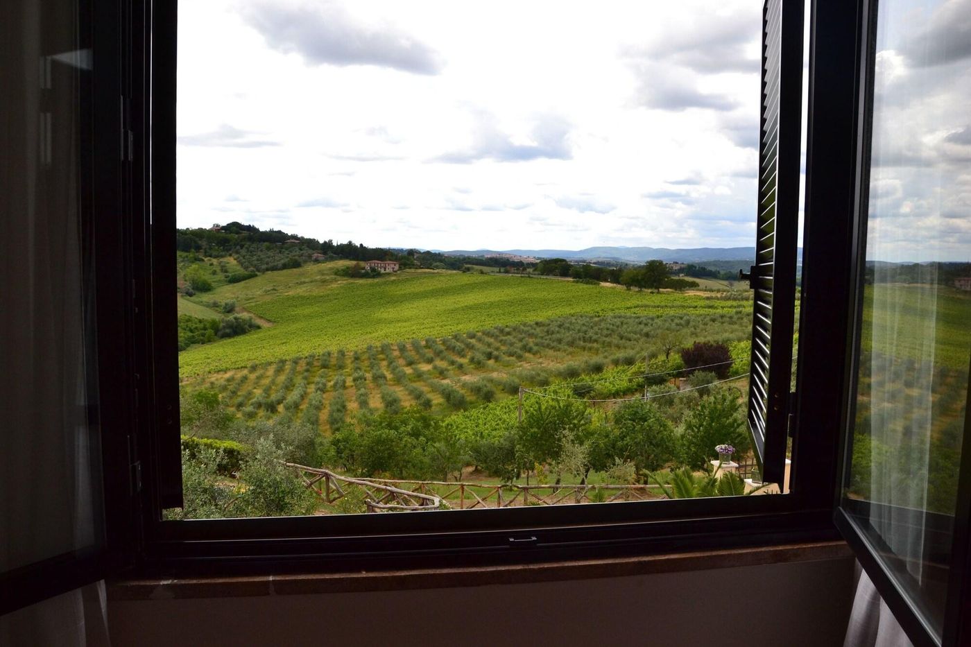 La-Loggia-Villa-Gloria-Room-4