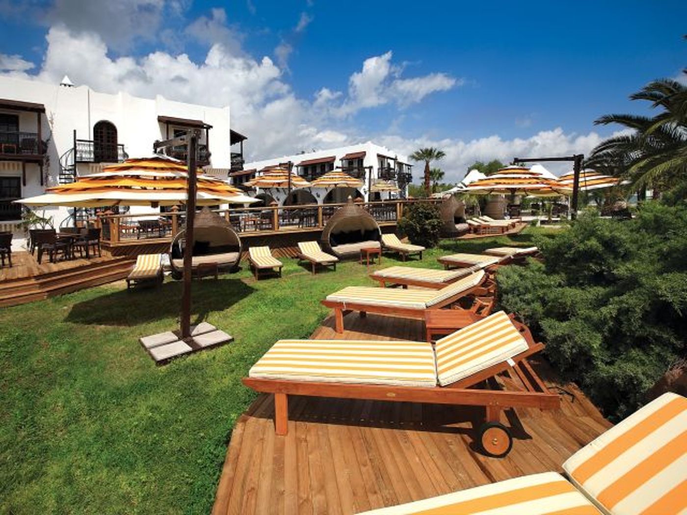 Costa Bitez Han Beach Hotel