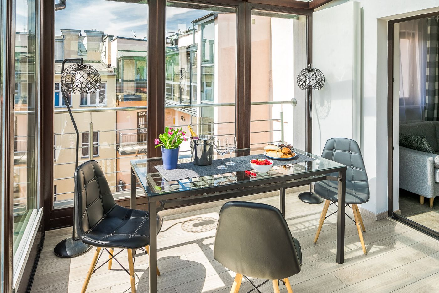 7-Koron-Apartments-Room-1