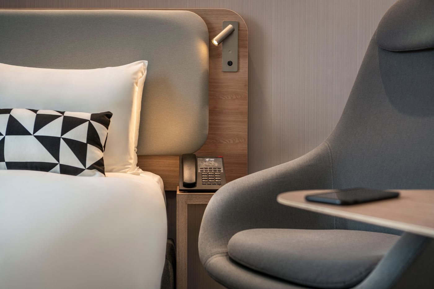 Holiday-Inn-Express-Marne-La-Vallee-Val-D-Europe-Room-20