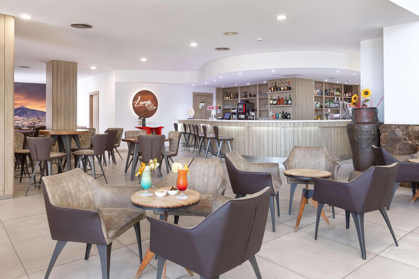 Alexandre-Hotel-Gala-Bar-50