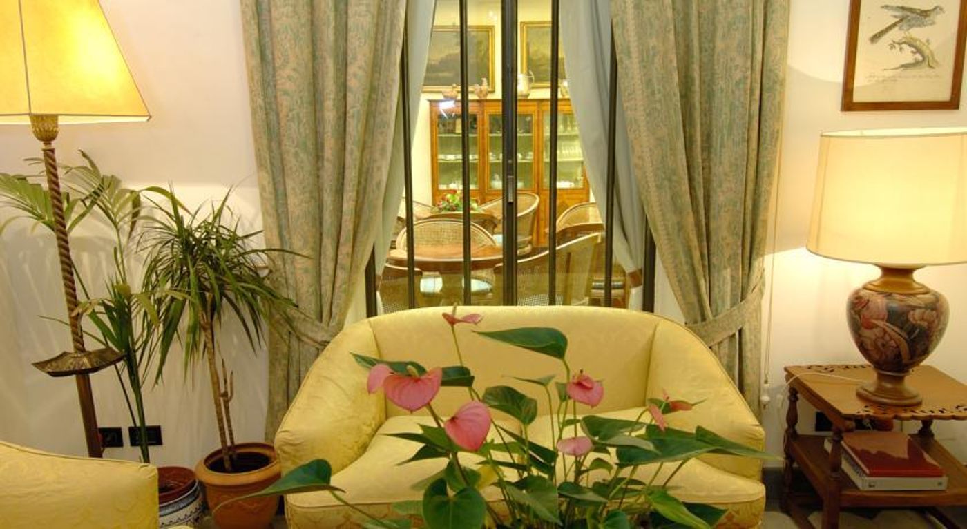 Malaspina-Lobby-2