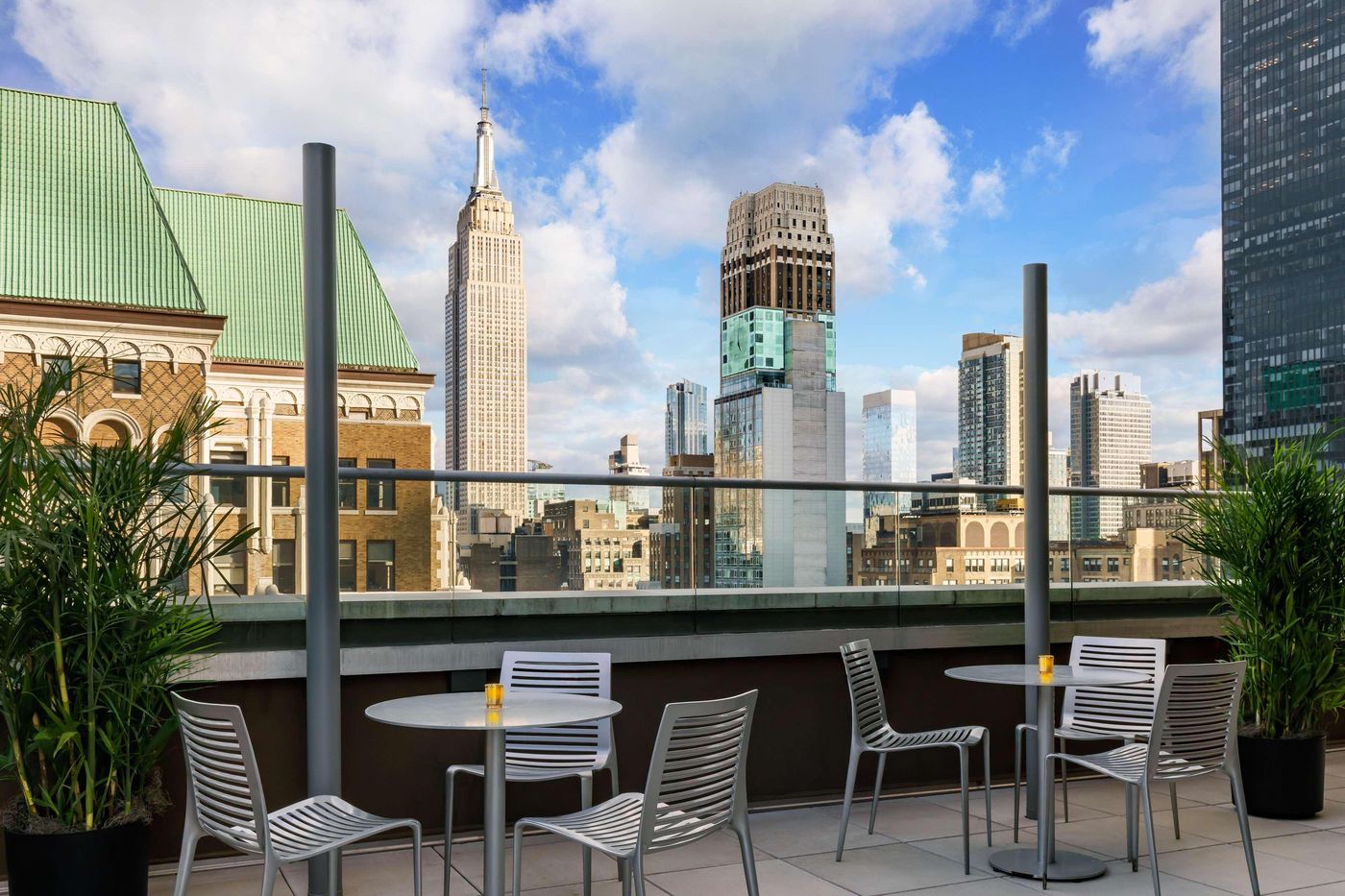 DoubleTree-by-Hilton-New-York-Times-Square-South-General-view-22