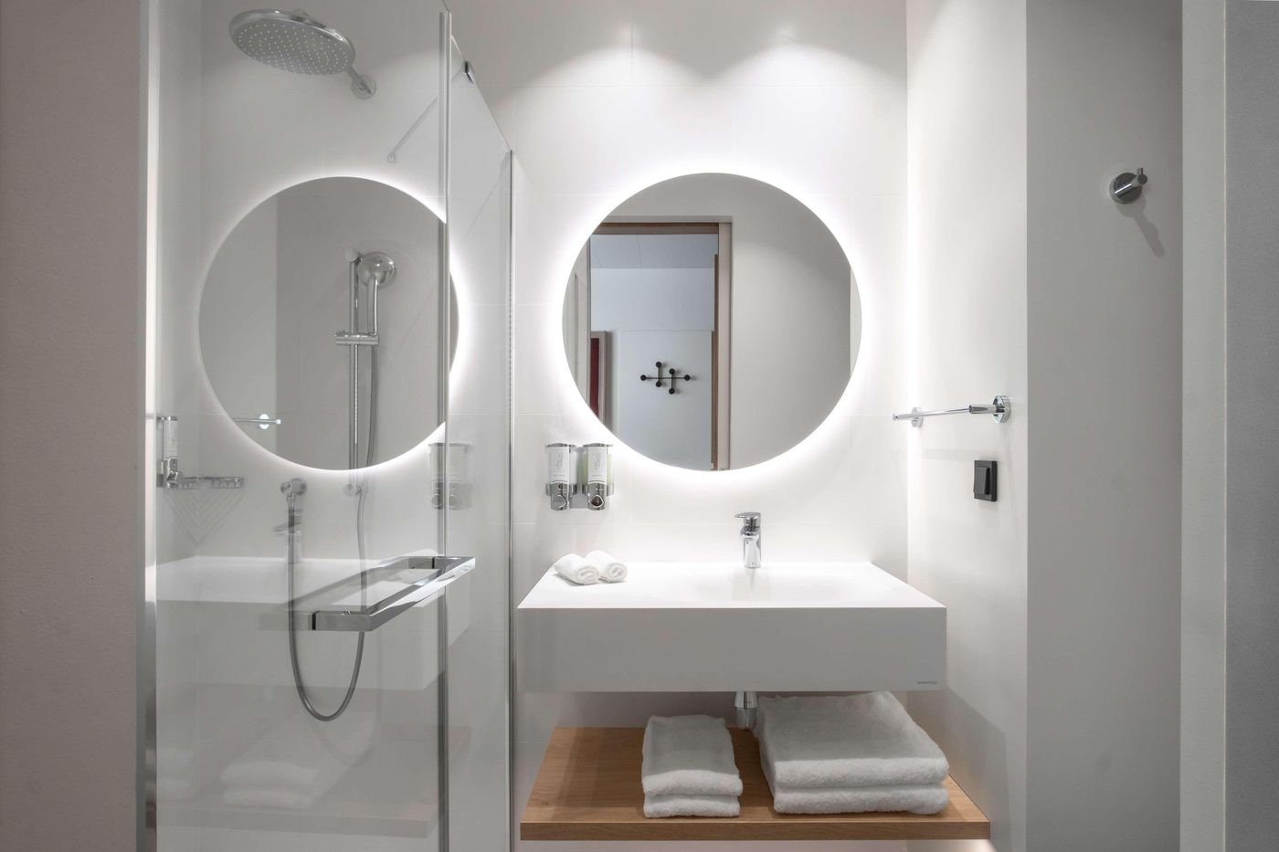 Hampton-By-Hilton-Tallinn-Room-28