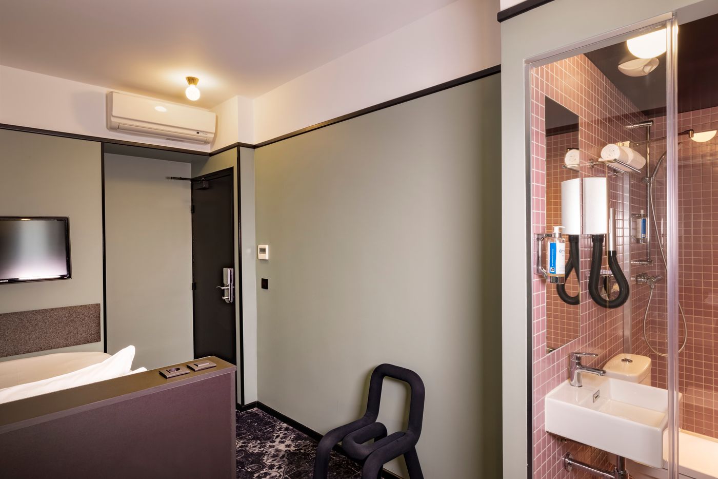 Au-Palais-de-Chaillot-Room-38