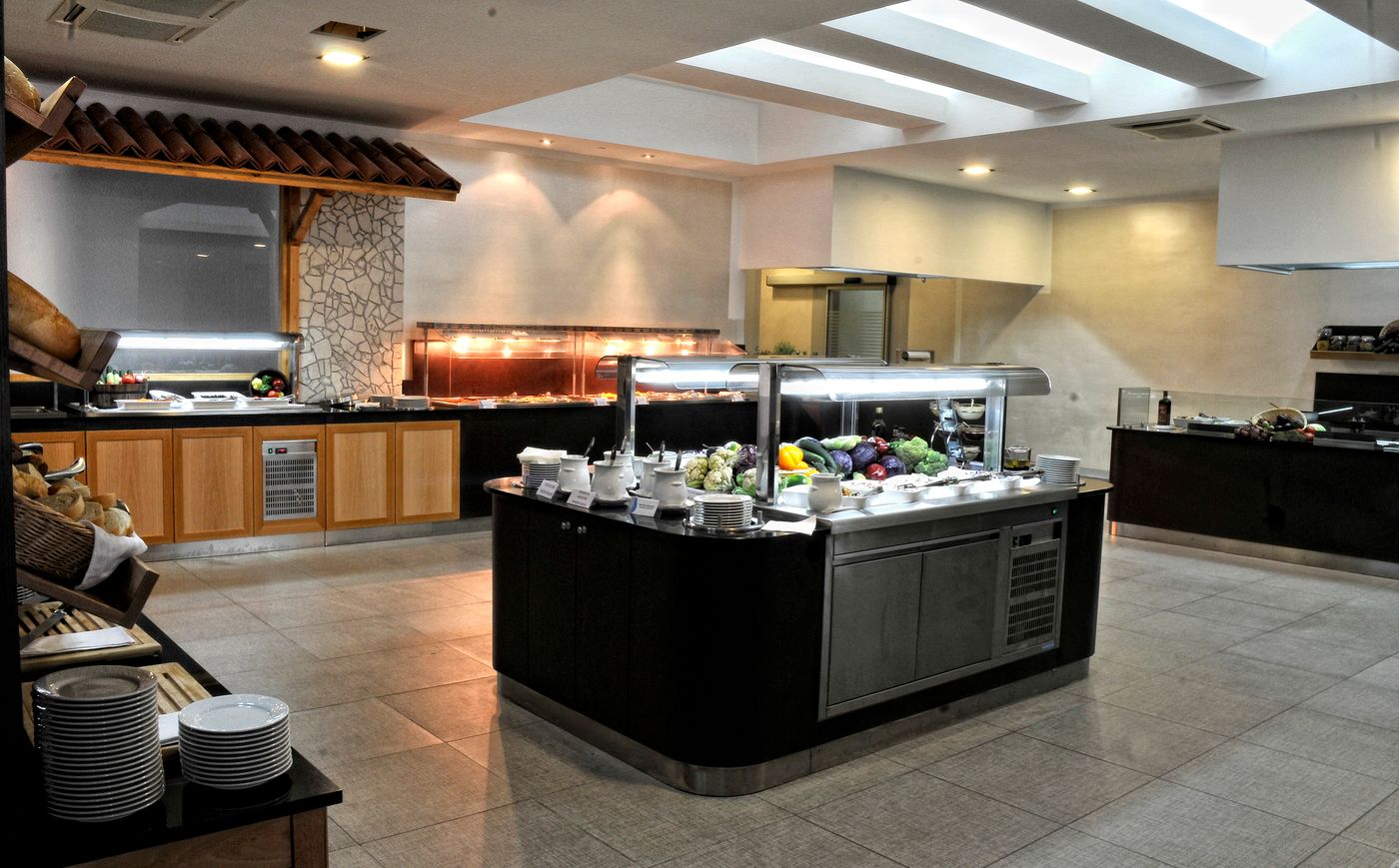 Hotel-Tara-Restaurant-46