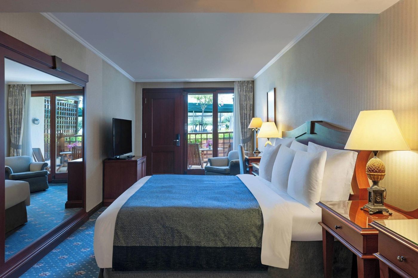 Renaissance-Polat-Istanbul-Room-38