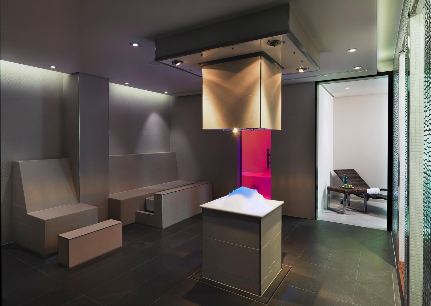 H10-Berlin-Ku-damm-Sports-and-Entertainment-34