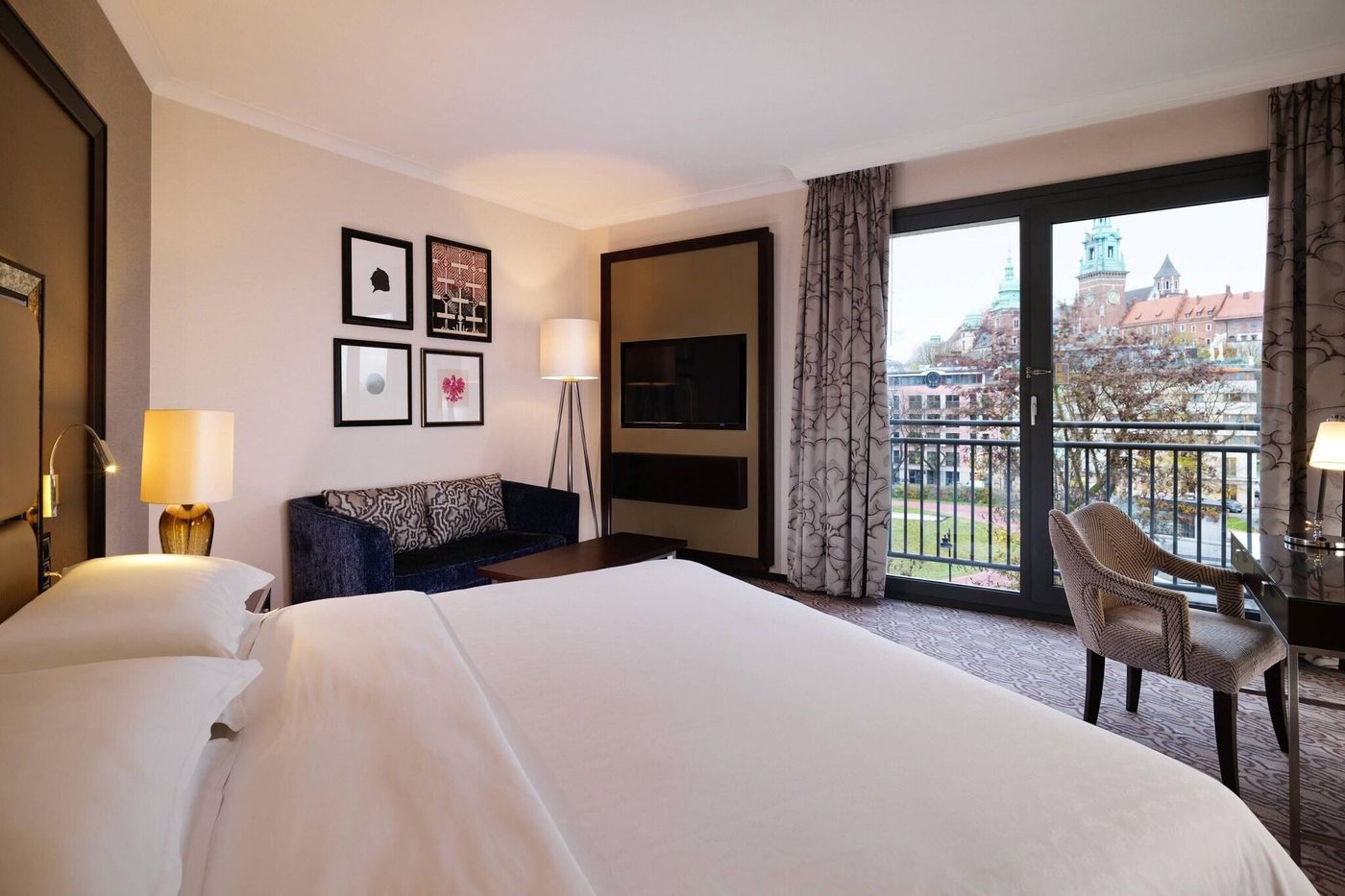 Sheraton-Grand-Krakow-Room-26