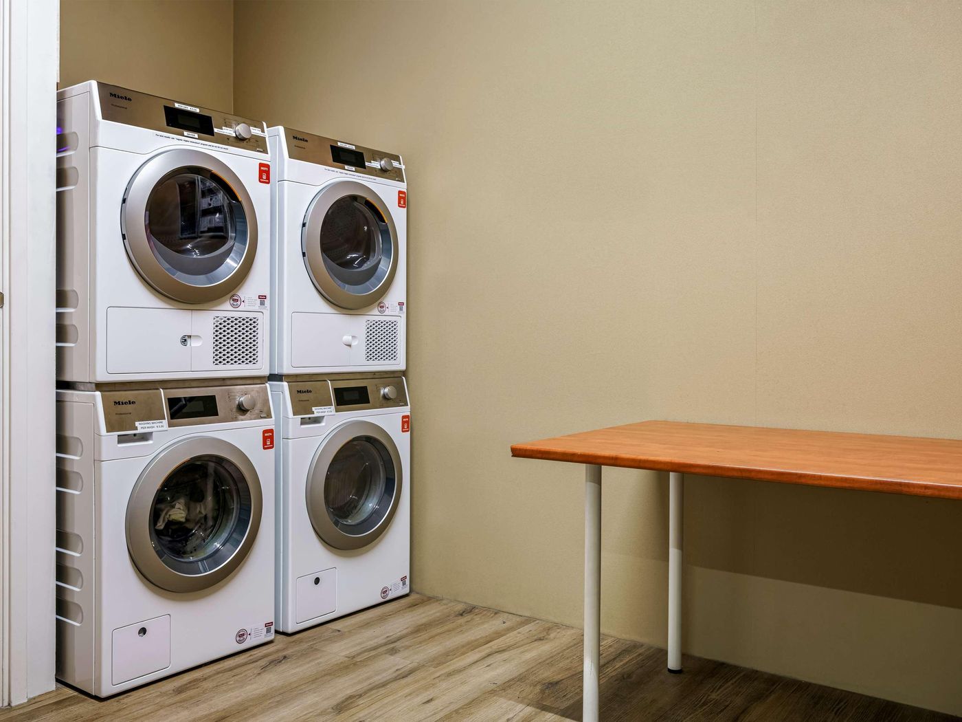 Mercure-Hotel-Amsterdam-Sloterdijk-Station-Sports-and-Entertainment-12