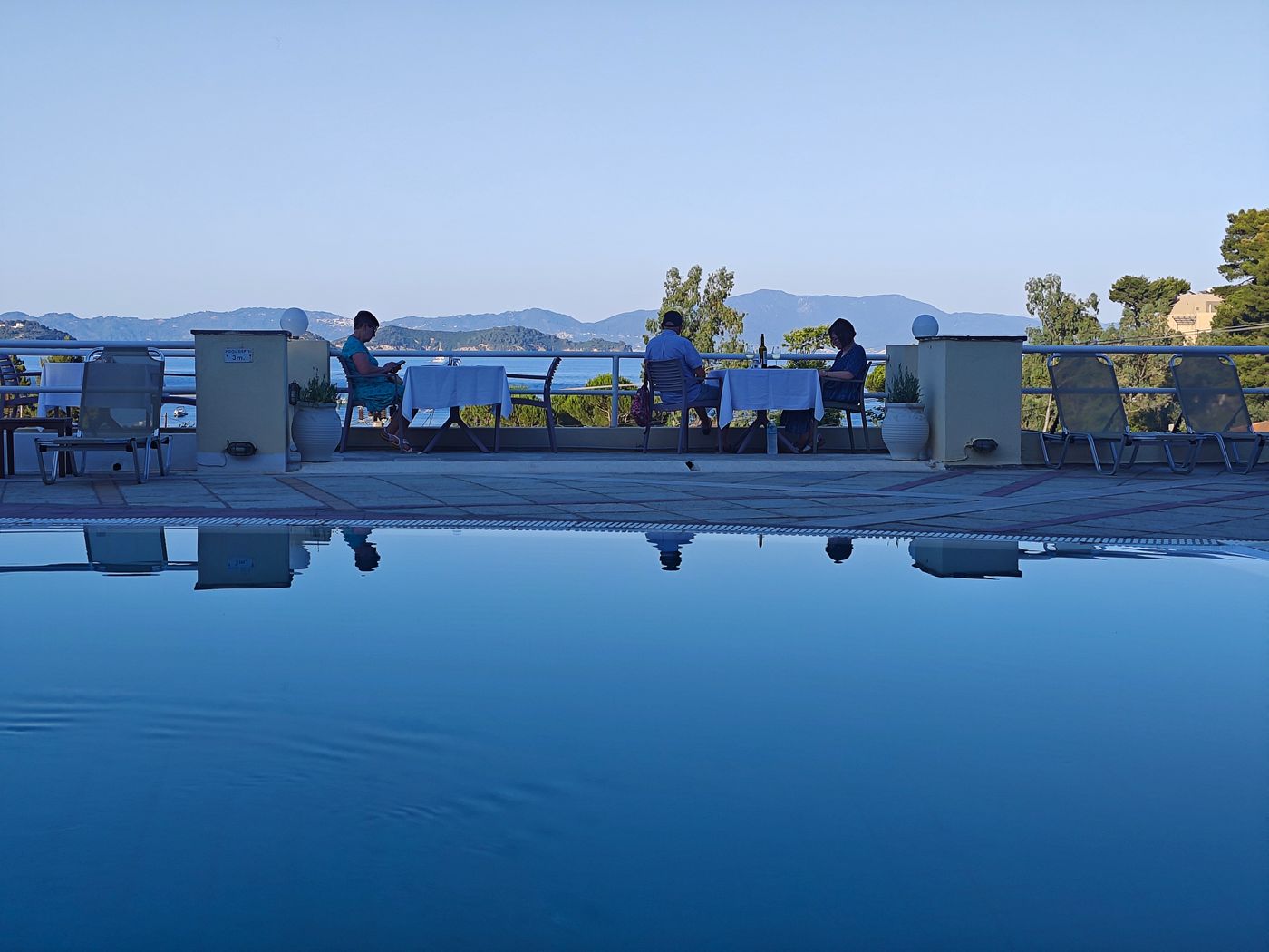 Kanapitsa-Mare-Restaurant-8