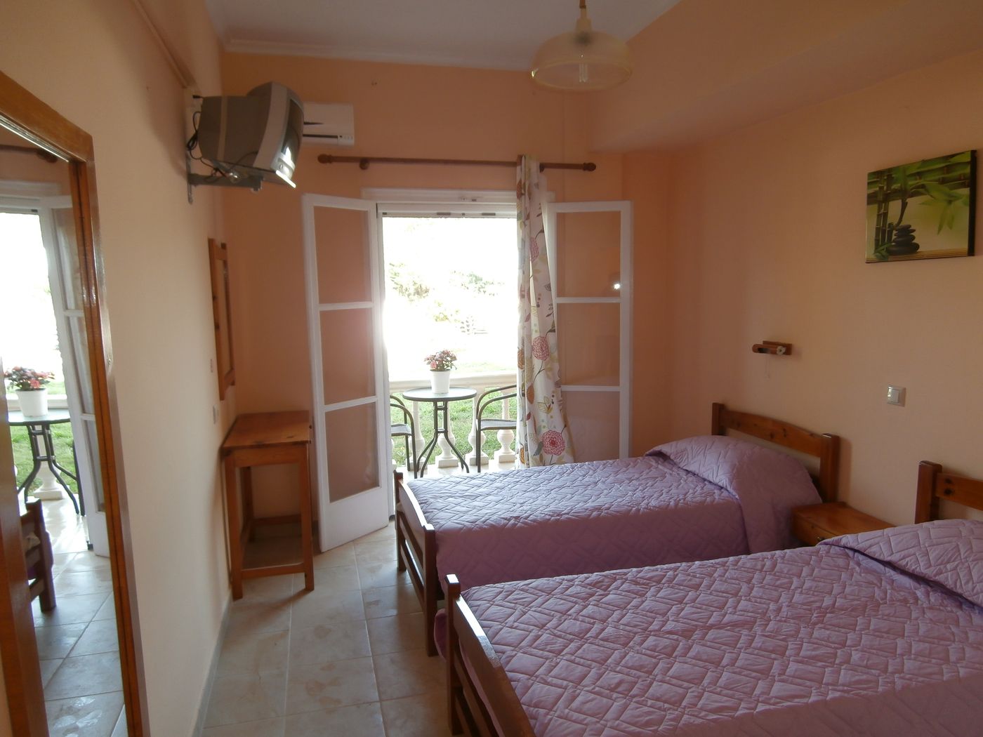 River-Studios-and-Apartments-Room-16