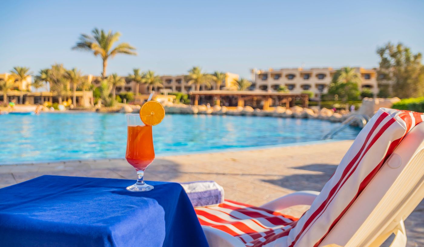 Elphistone-Resort-Pool-33