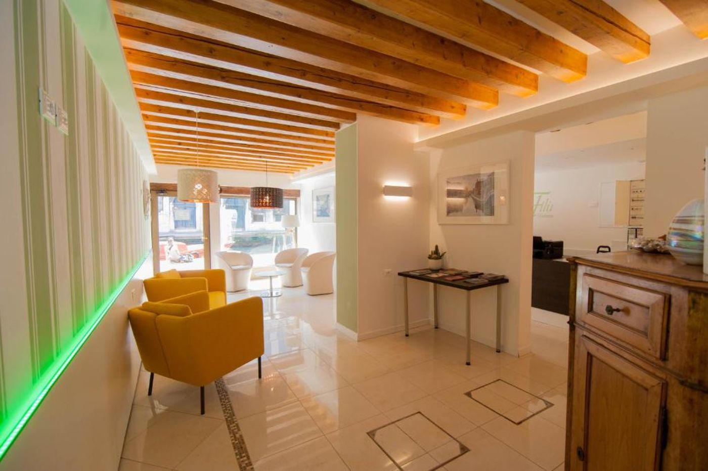 Leone-Hotel-Lobby-10