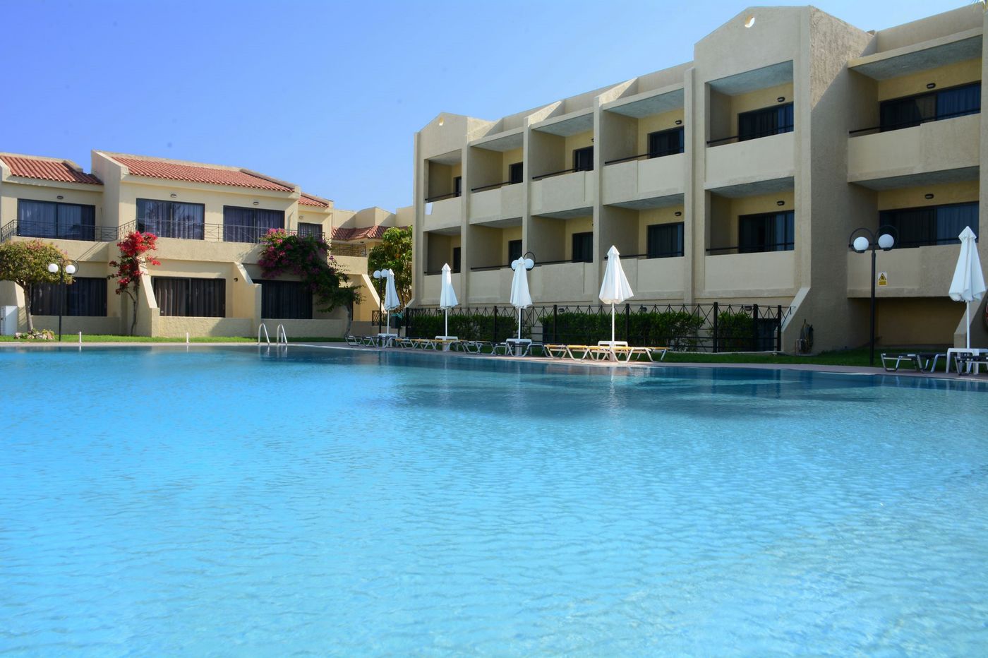 Summerland-Hotel-and-Bungalows-Pool-1