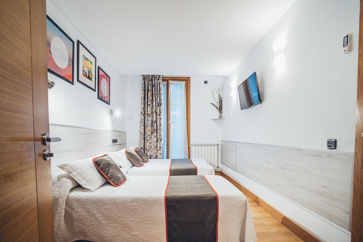 Pensión Irune-Spain-SAN SEBASTIAN-General view-1