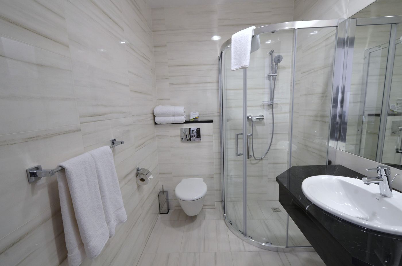 Metropolitan-Boutique-Hotel-Room-20