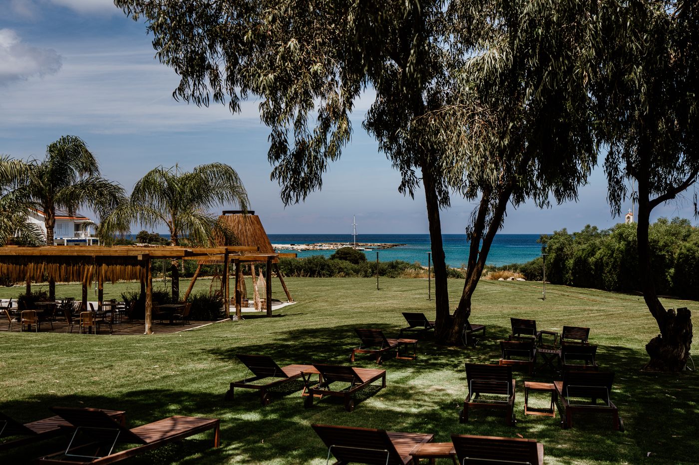 Cavo Zoe Seaside Hotel 