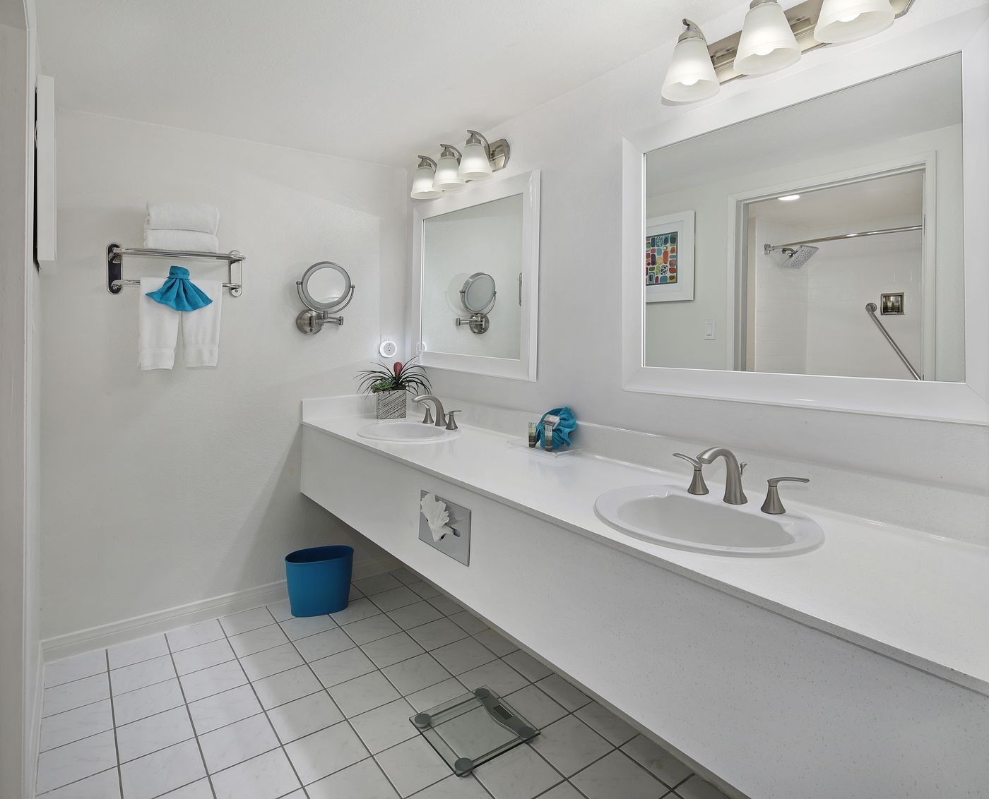 The-Anaheim-Hotel-Room-16