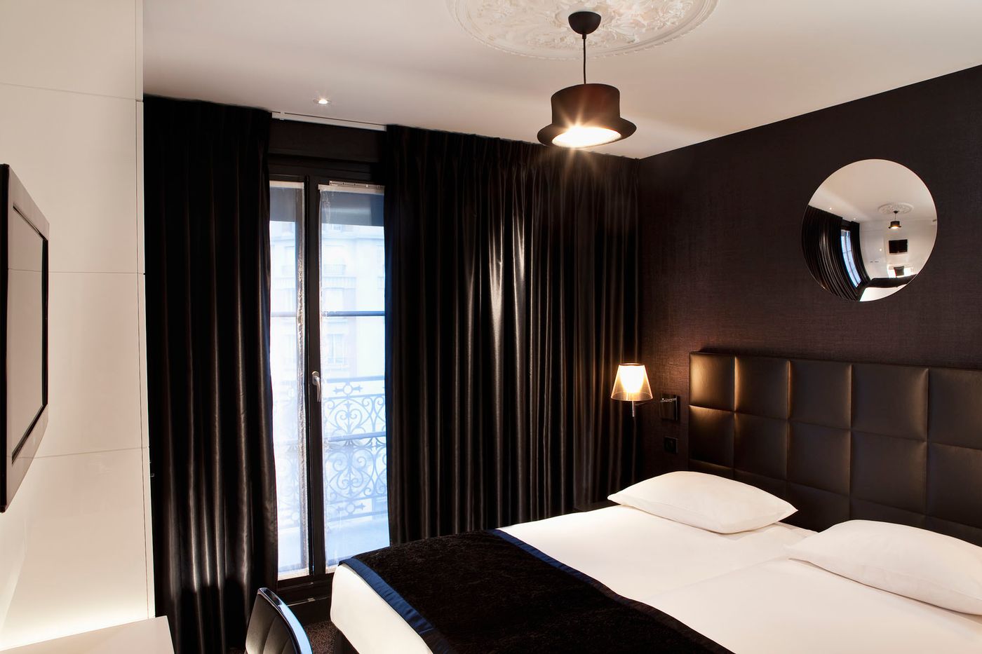First-Hotel-Paris-Tour-Eiffel-Room-20