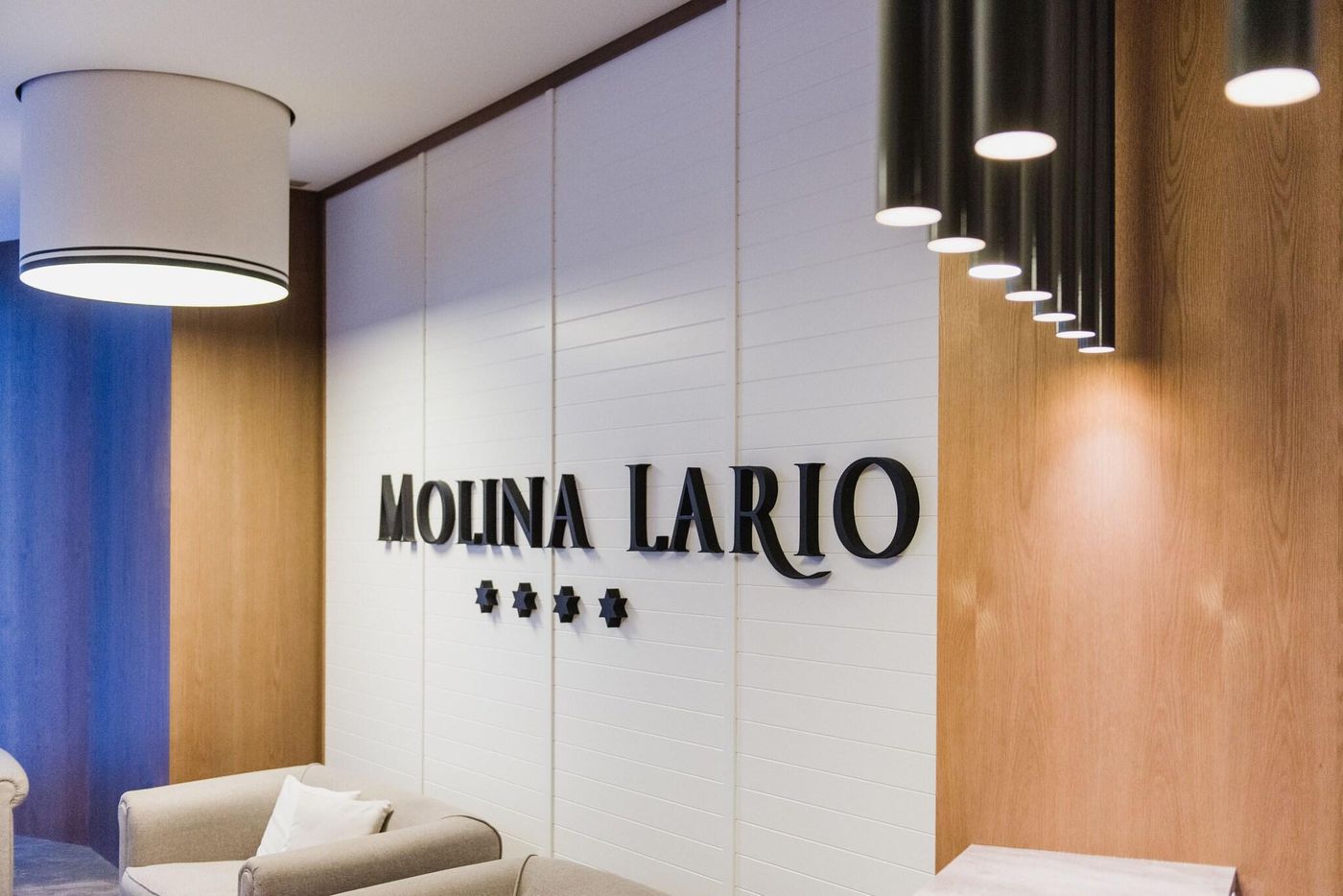 Molina-Lario-Lobby-72