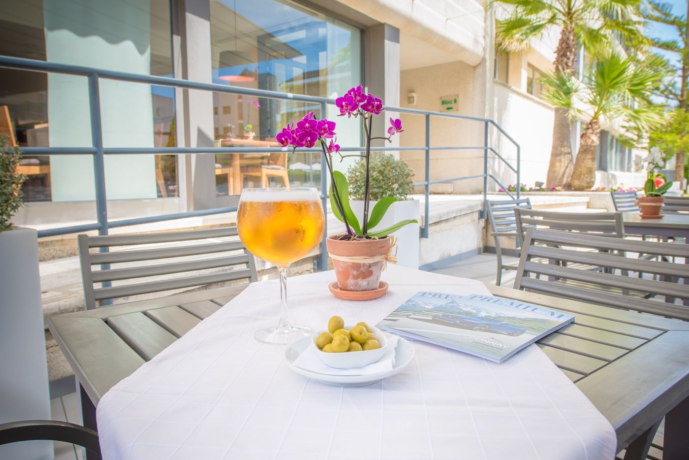 Atenea-Park-Suites---Apartments-Bar-11