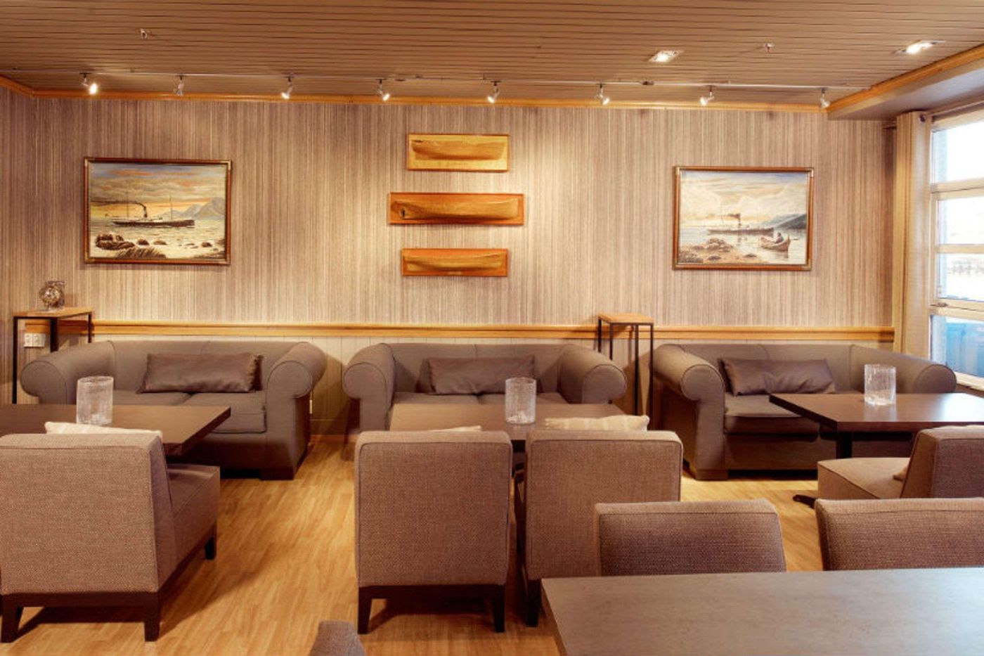 Home Hotel With-Norway-TROMSO-Lobby-10