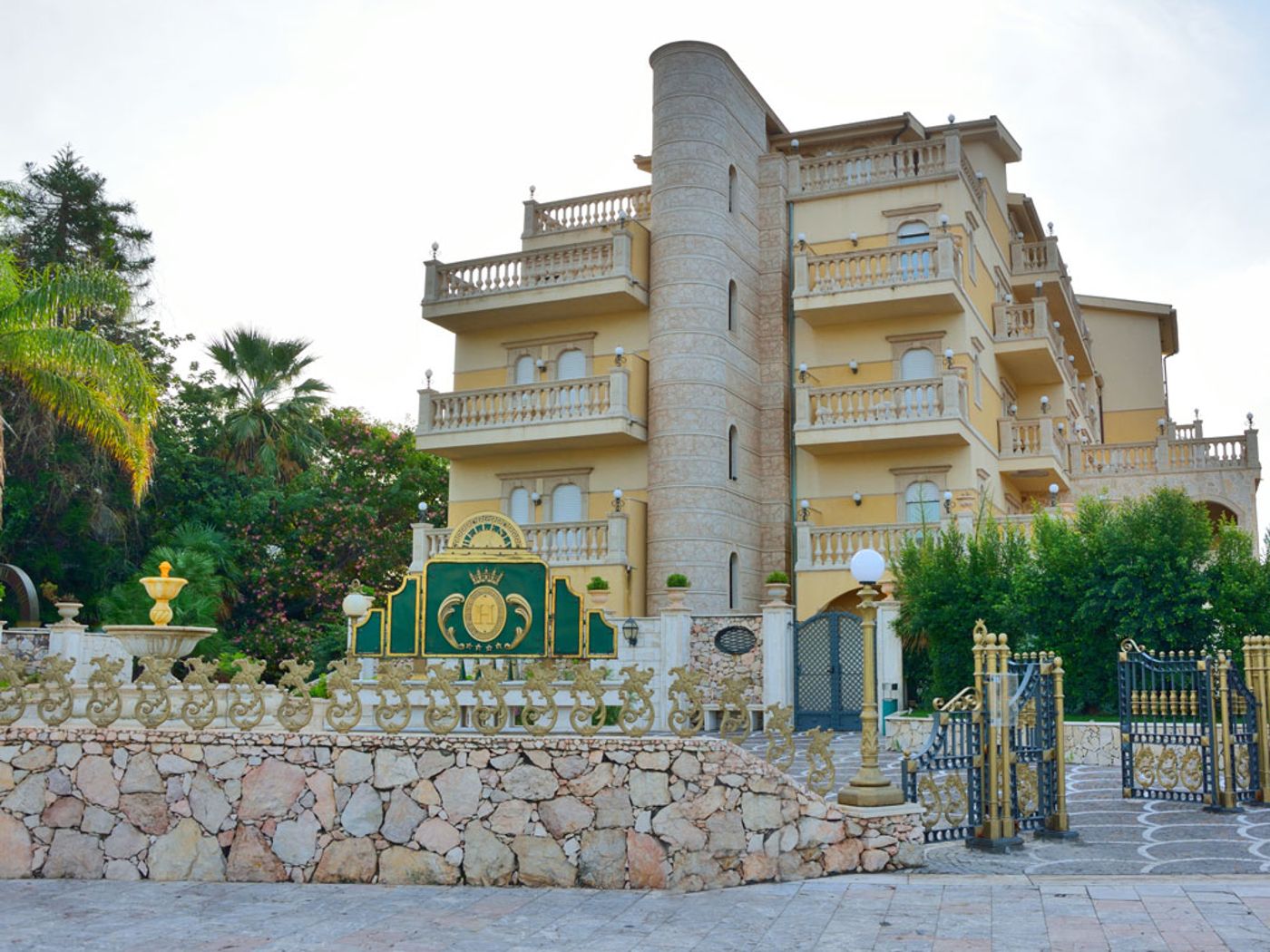 Hellenia Yachting-Italy-GIARDINI NAXOS-General view-2