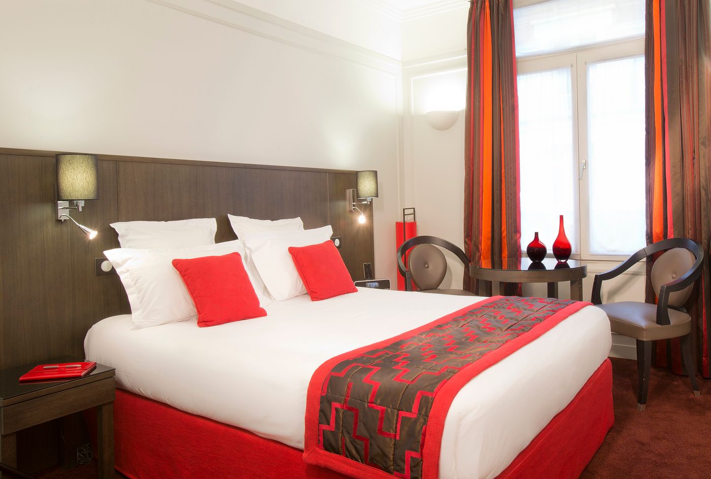 California-Paris-Champs-Elys----es-Room-21