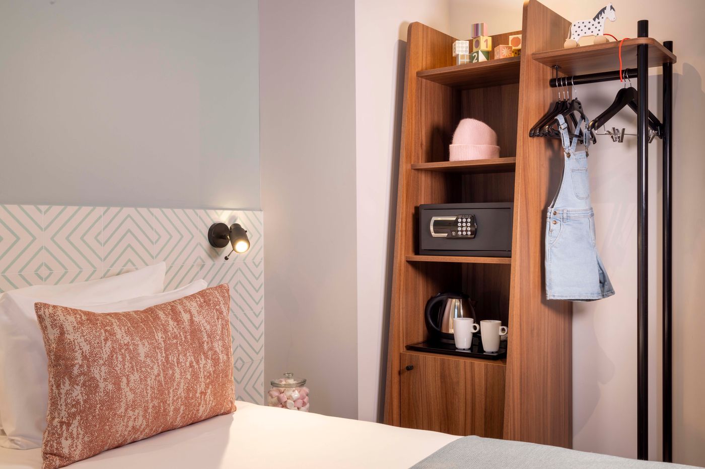 Paris-Art-Hotel-Quartier-Latin-By-Malone-Room-32