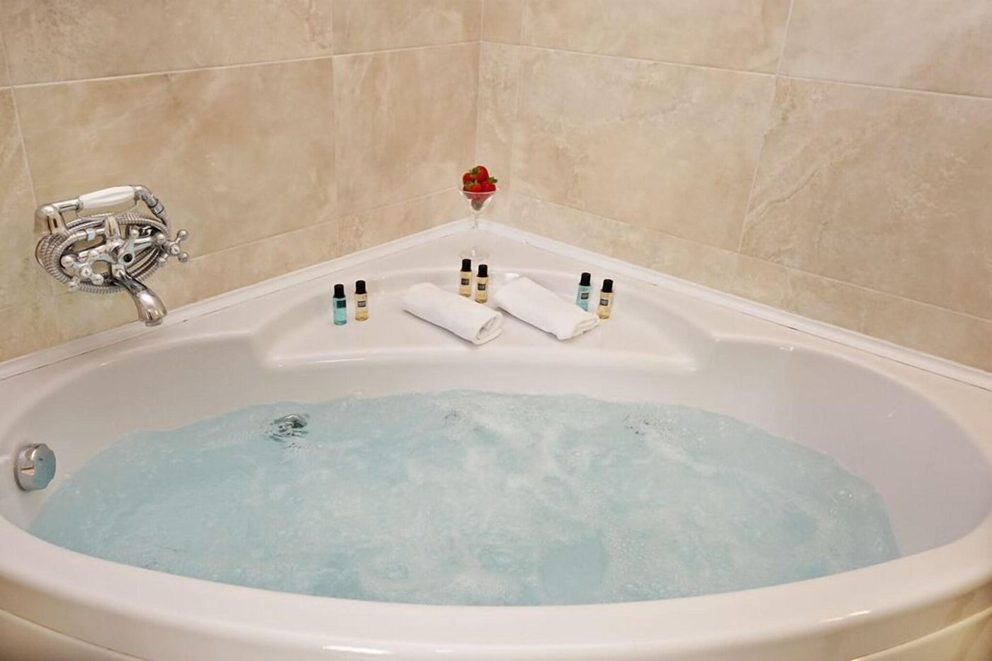 Pesaro-Palace-Room-28