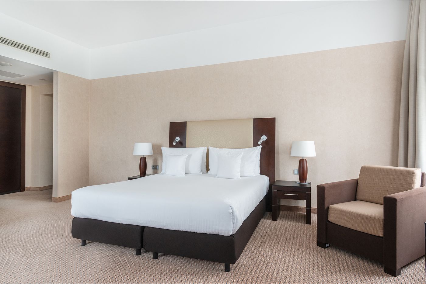 Polonia-Palace-Room-18