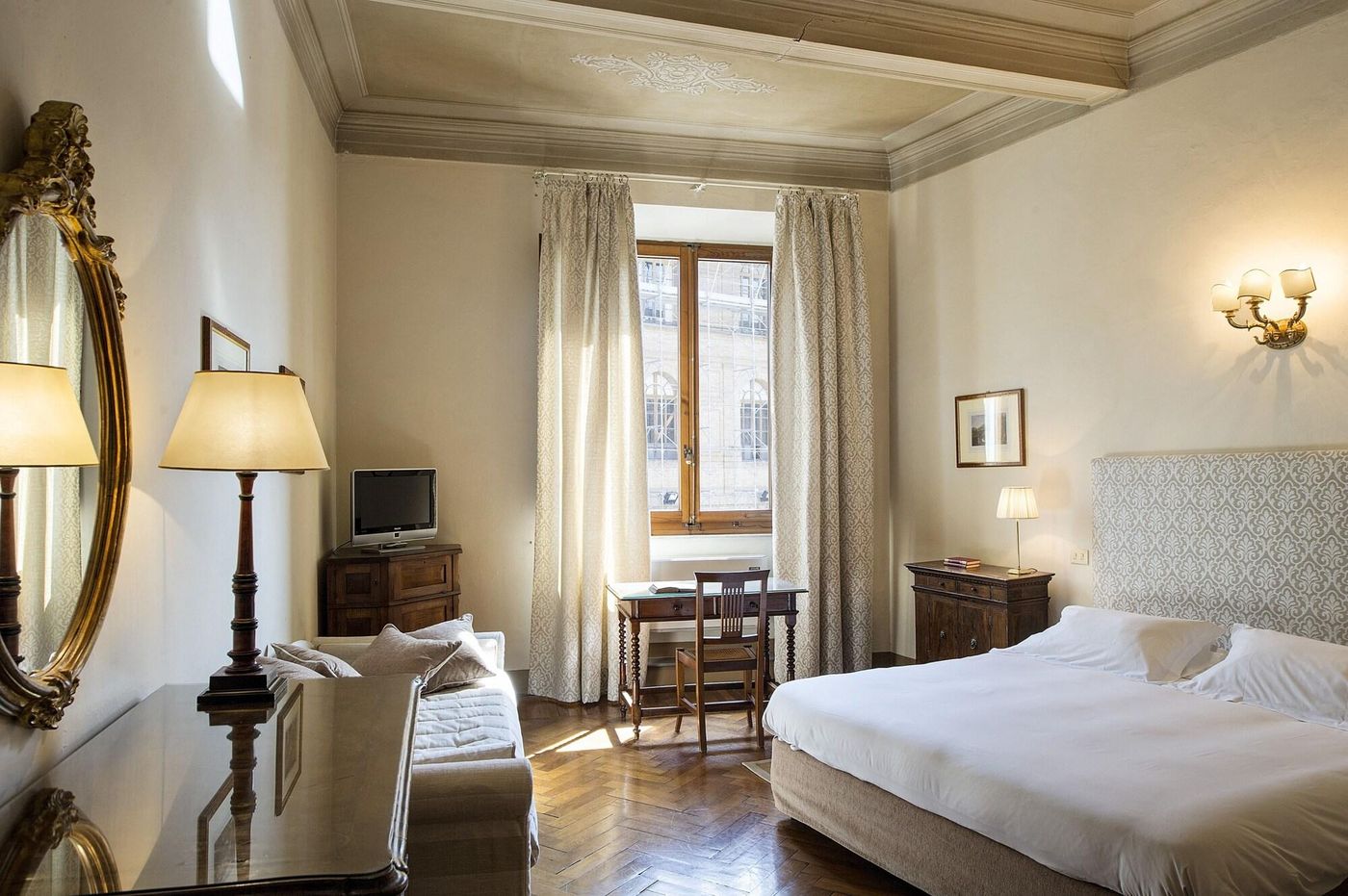 Pensione-Palazzo-Ravizza-Room-1