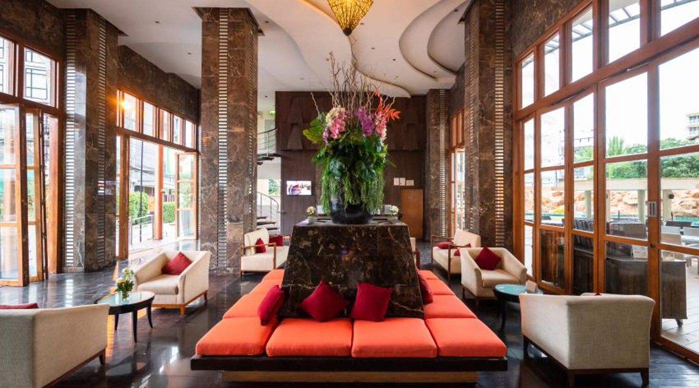 Centara Nova Hotel & Spa