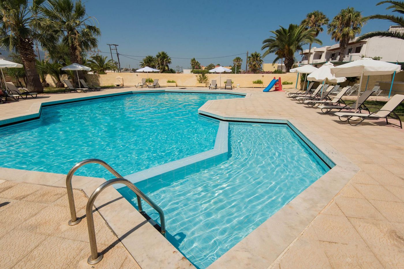 Leonidas-Hotel-And-Studios-General-view-5