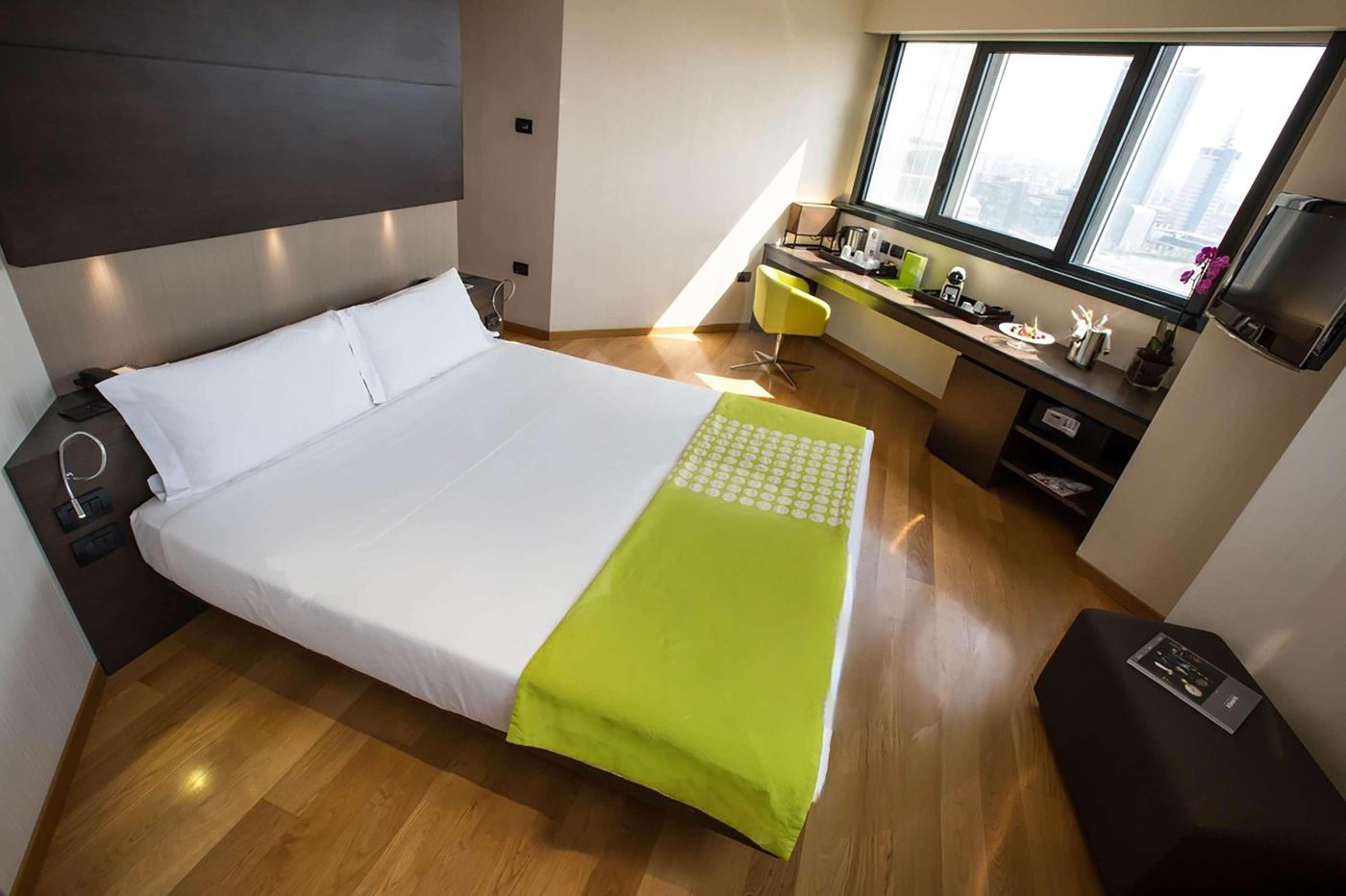 Best-Western-Plus-The-Hub-Hotel-Room-4