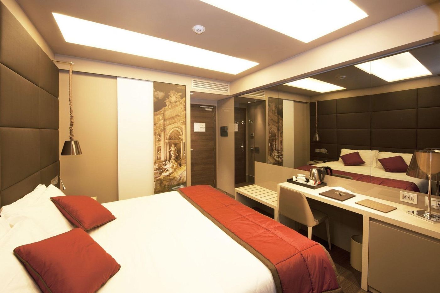 Harry-s-Bar-Trevi-Hotel---Restaurant-Room-37