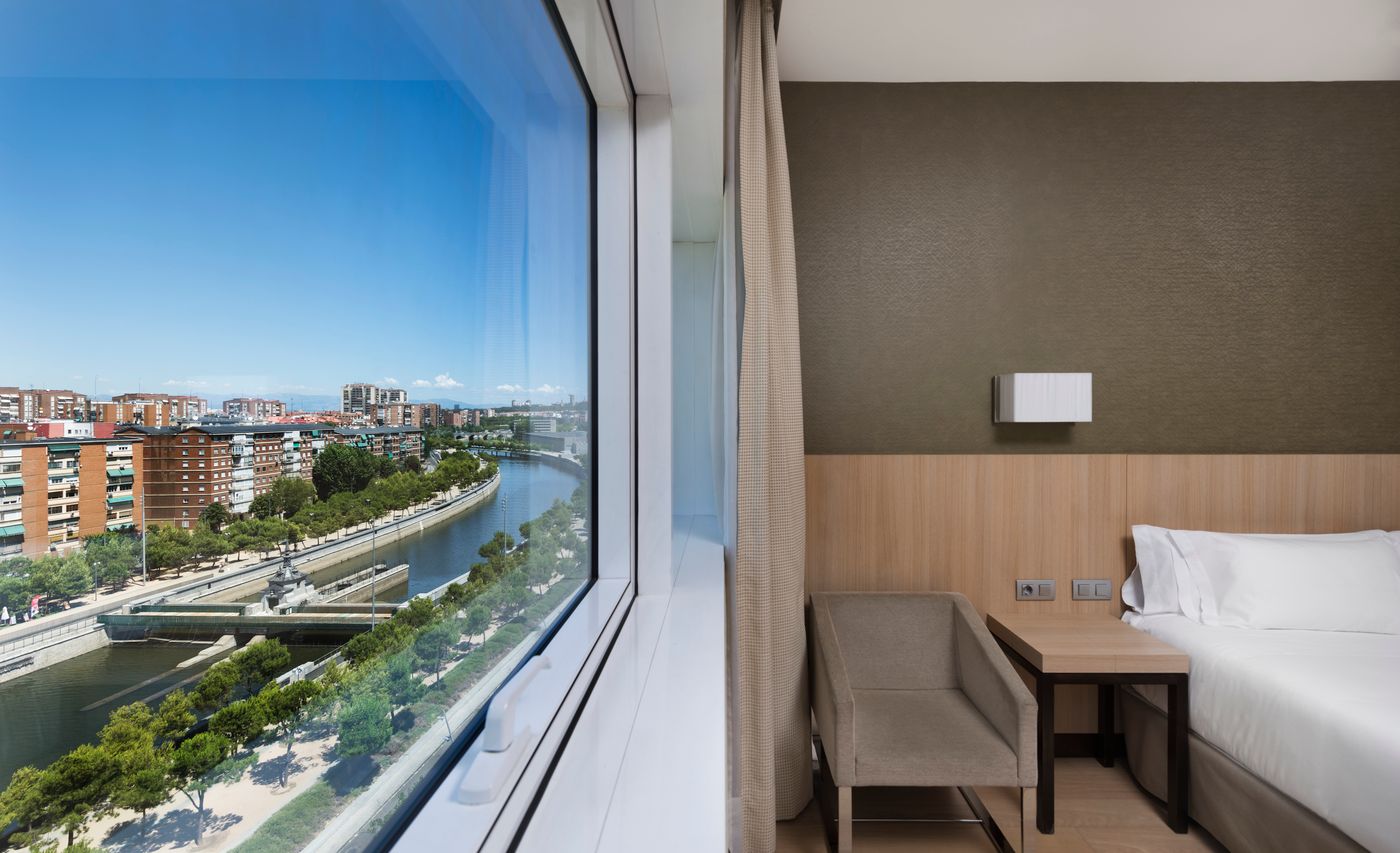 NH-Madrid-Ribera-del-Manzanares-Room-5