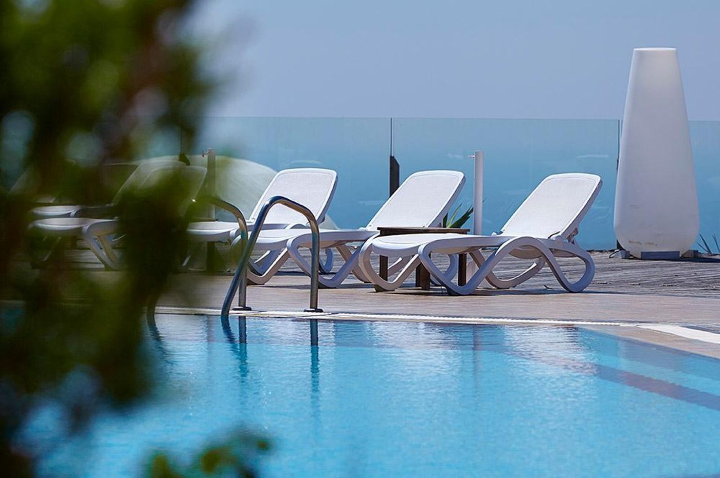 Smy-Orizontes-Santorini-Beach-17