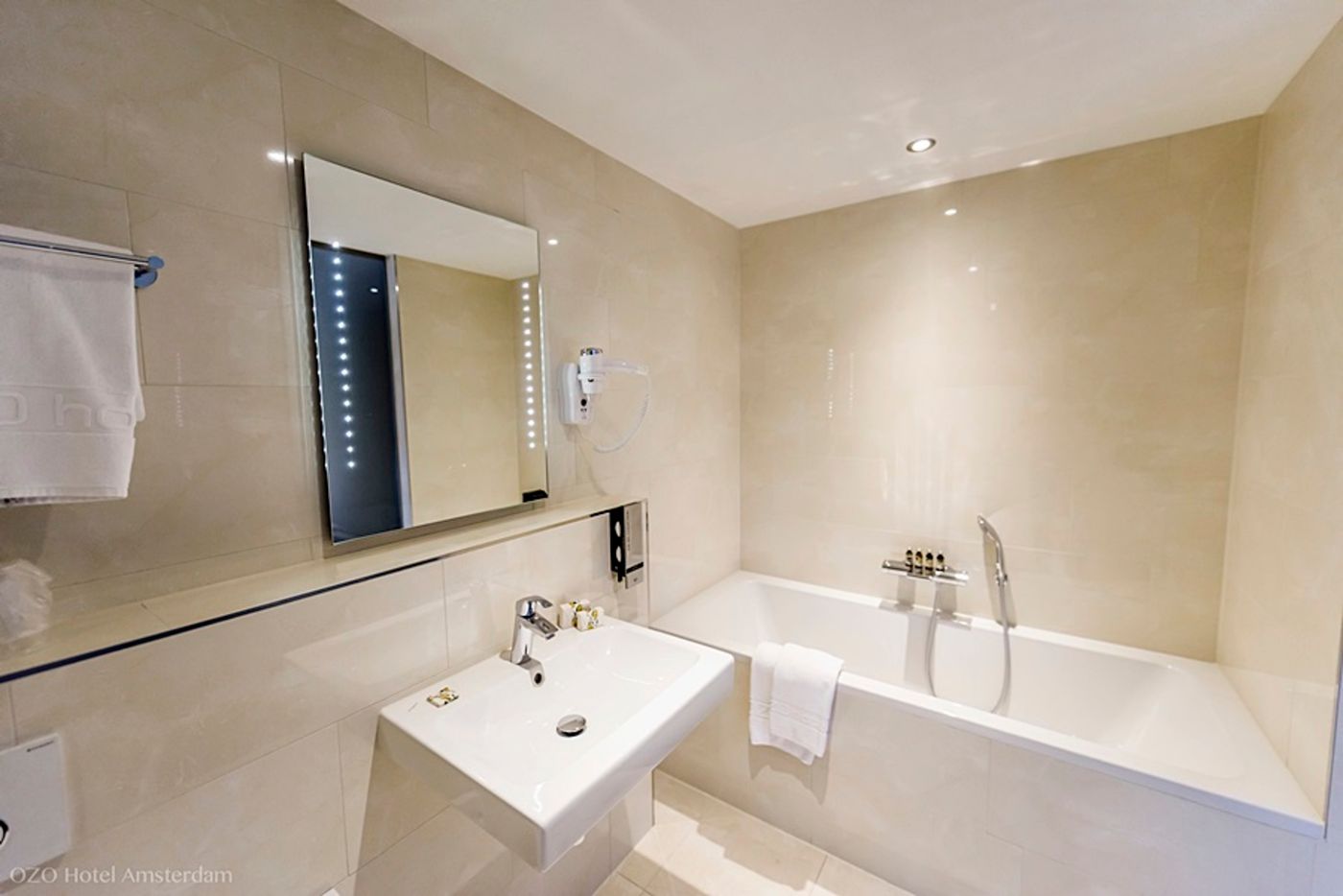 Ozo-Hotels-Arena-Amsterdam-General-view-25