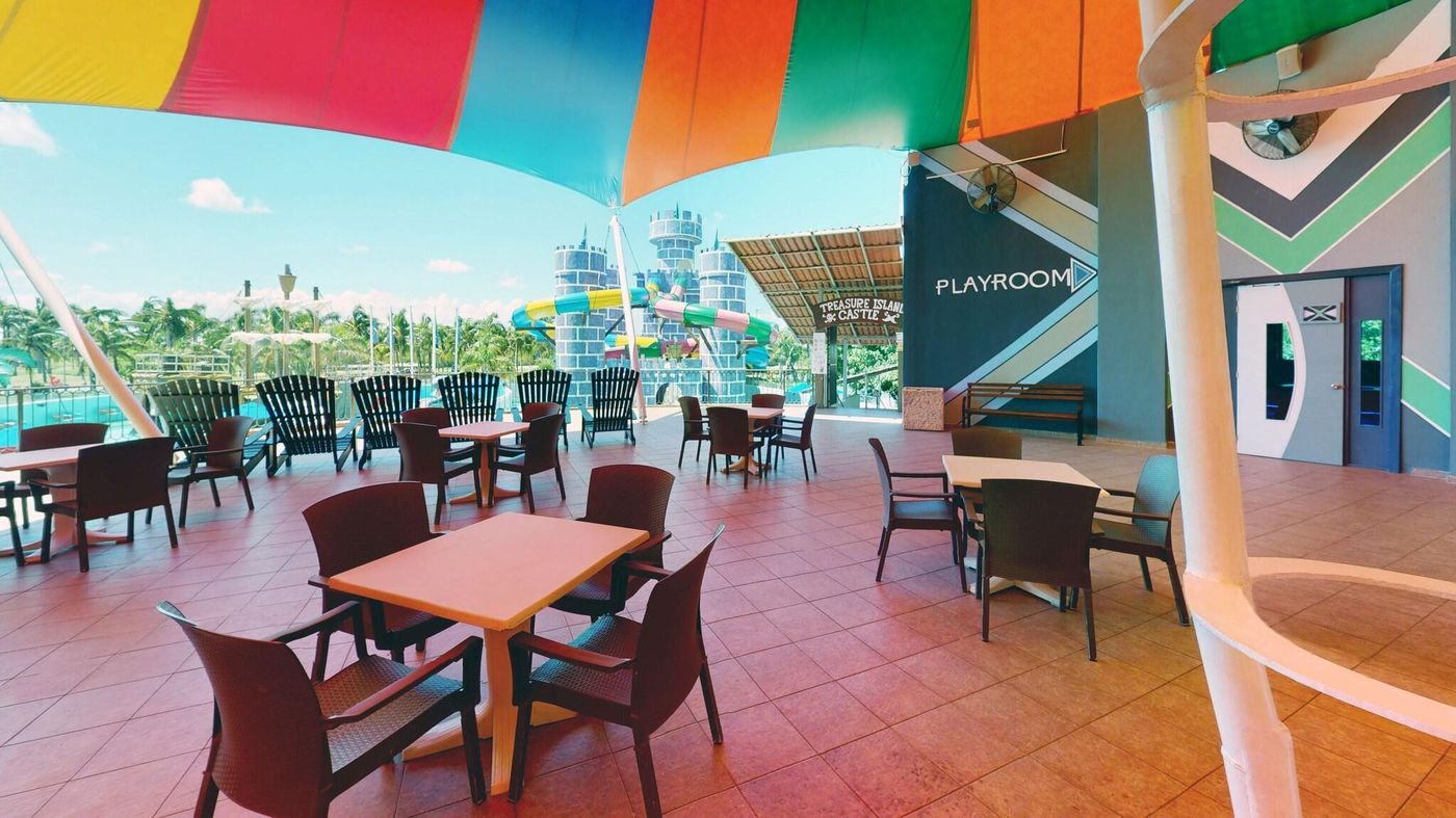 Seadust-Cancun-Family-Resort-Sports-and-Entertainment-82