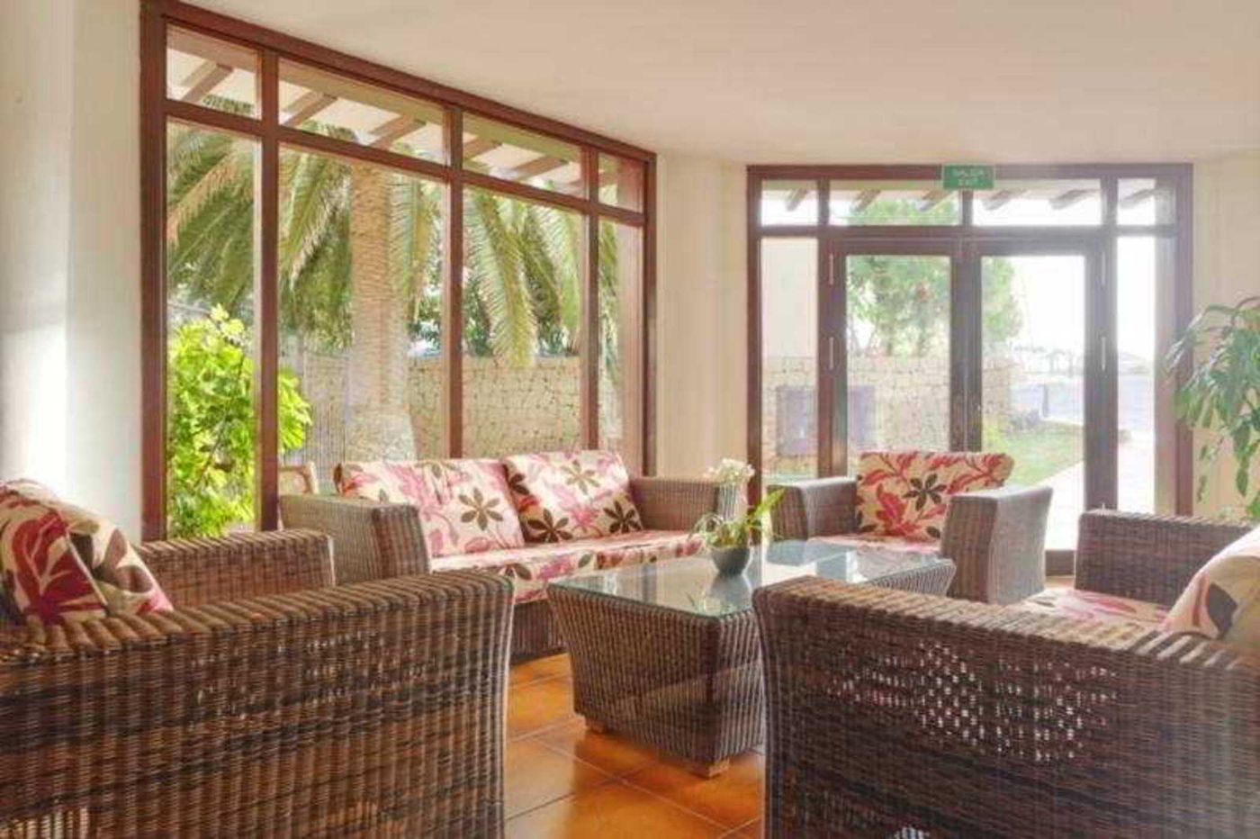 Muthu-Royal-Park-Albatros-Lobby-28