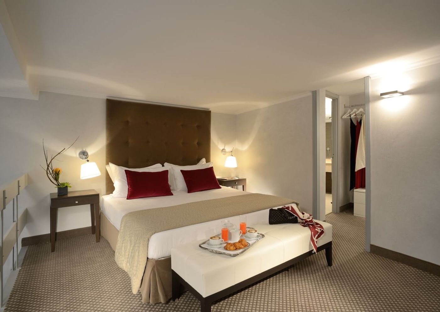 Colonna-Palace-Room-28